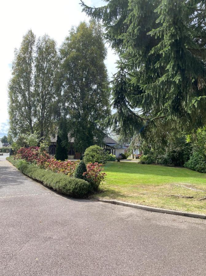 Logis Le Clos Deauville Saint Gatien Exterior photo