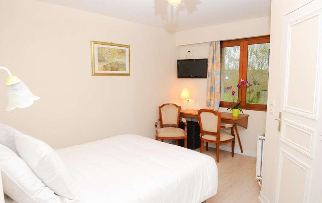 Logis Le Clos Deauville Saint Gatien Room photo