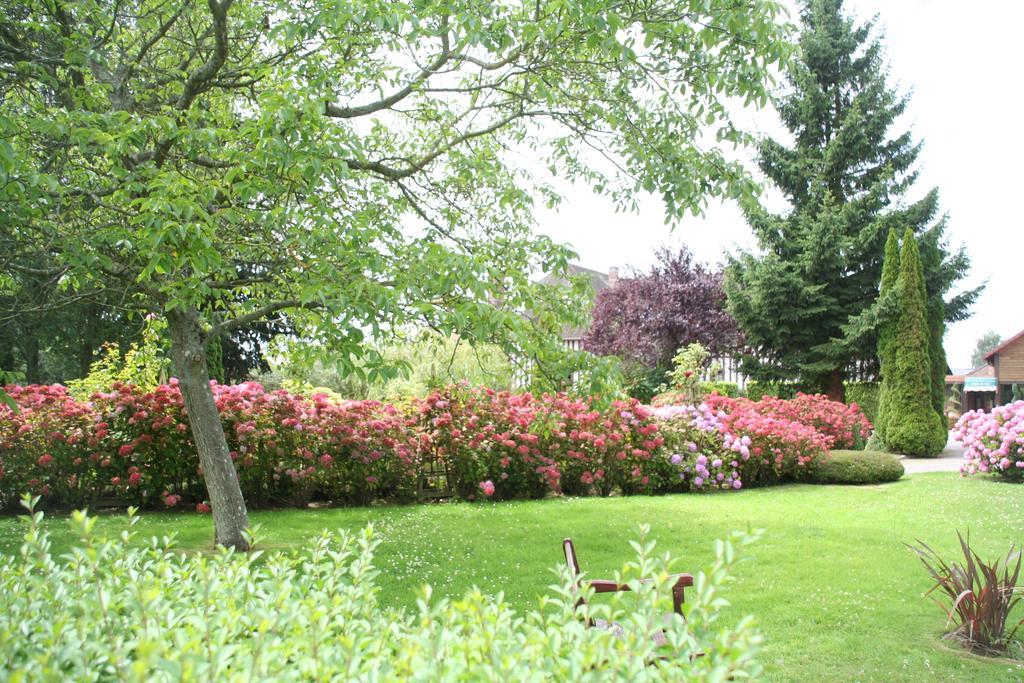 Logis Le Clos Deauville Saint Gatien Exterior photo